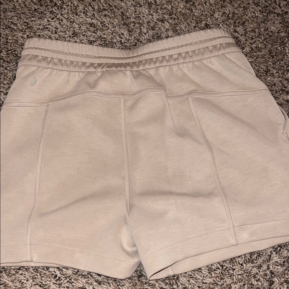 Lululemon Soft Stream Women's Shorts - Picture 3 of 5